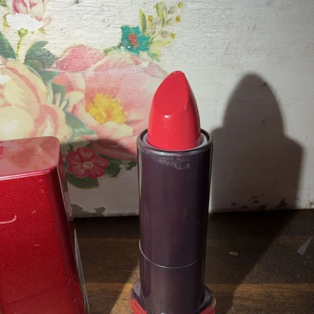COVERGIRL lipstick 300